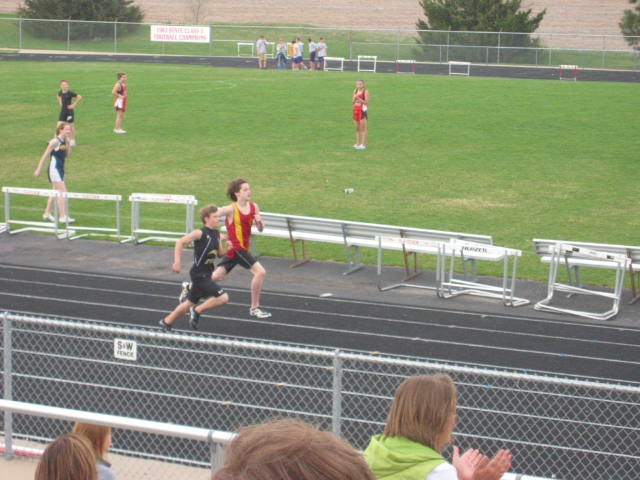 2010-04-15_Maybe_a_photo_finish