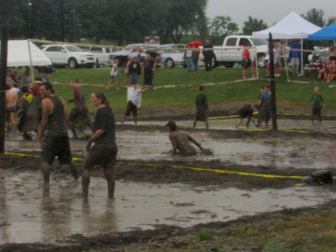 07-04-2010_Mud_Volleyball