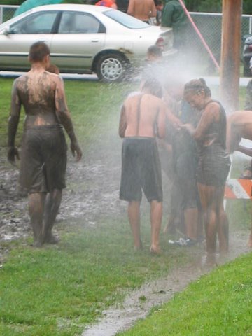 07-04-2010_Mud_Volleyball_15