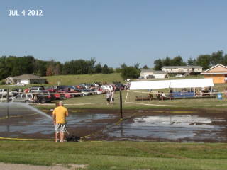 2012-07-04 Wetting_the_oozeball_courts